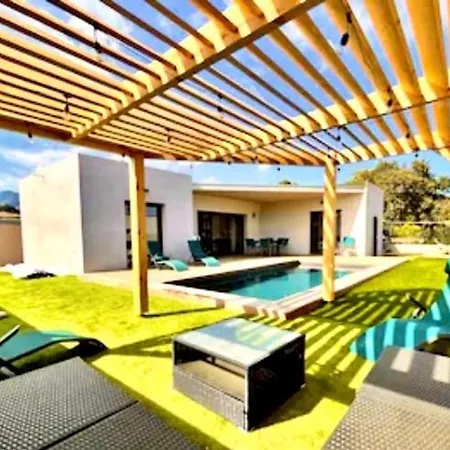 Le Corail Rouge Corse Villa *